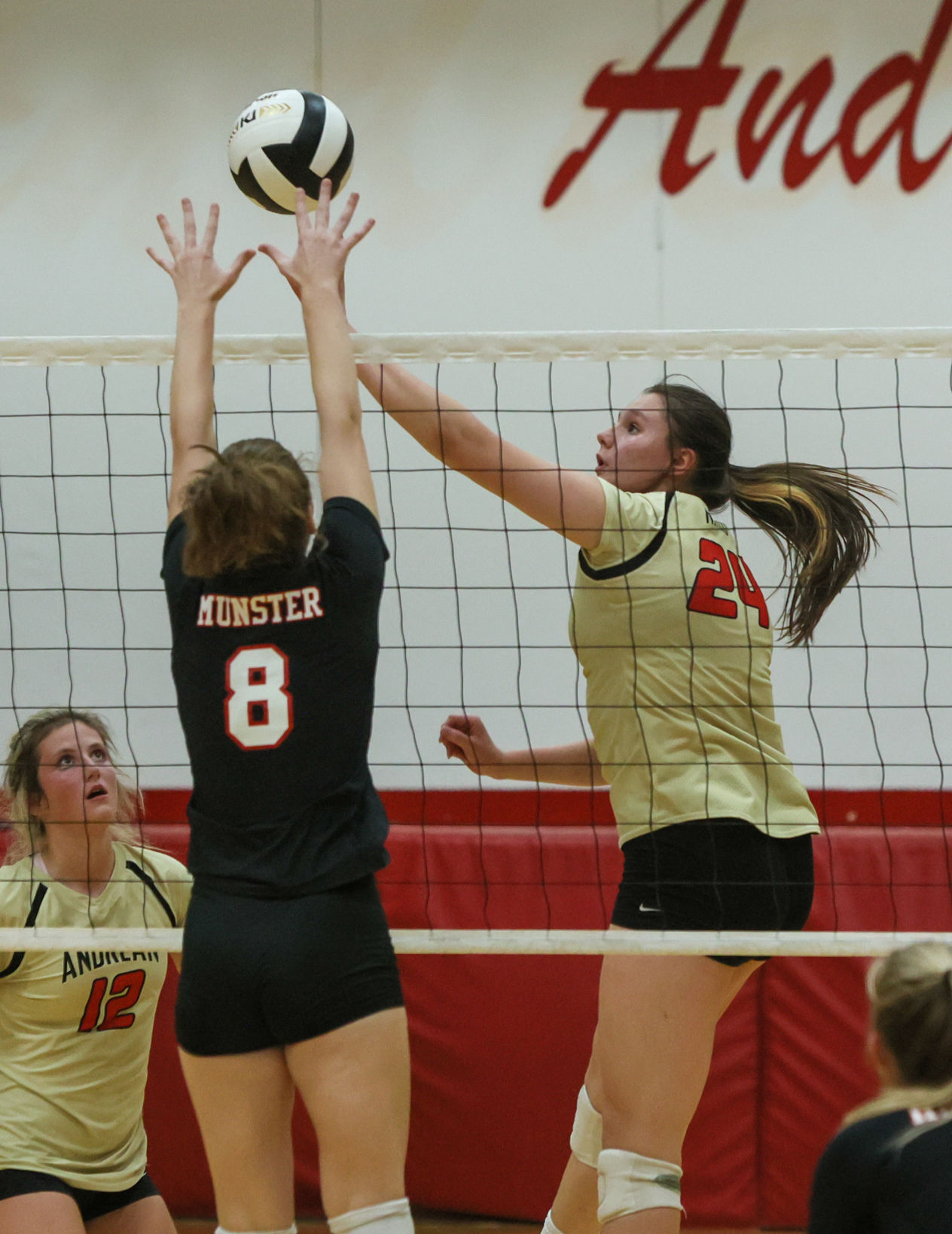 Volleyball - Muster at Andrean